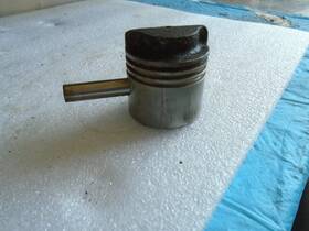 Johnson 386692 303333 Standard Piston And Pin 1-15/16 Bore Omc
